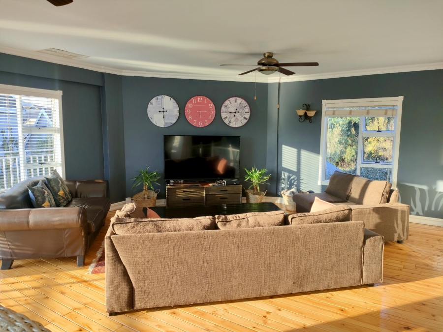 4 Bedroom Property for Sale in The Coves North West